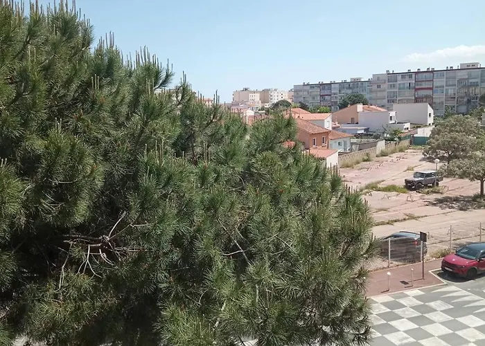 A 50 M De La , Ideal Pour 2, Avec Parking 2noumea35